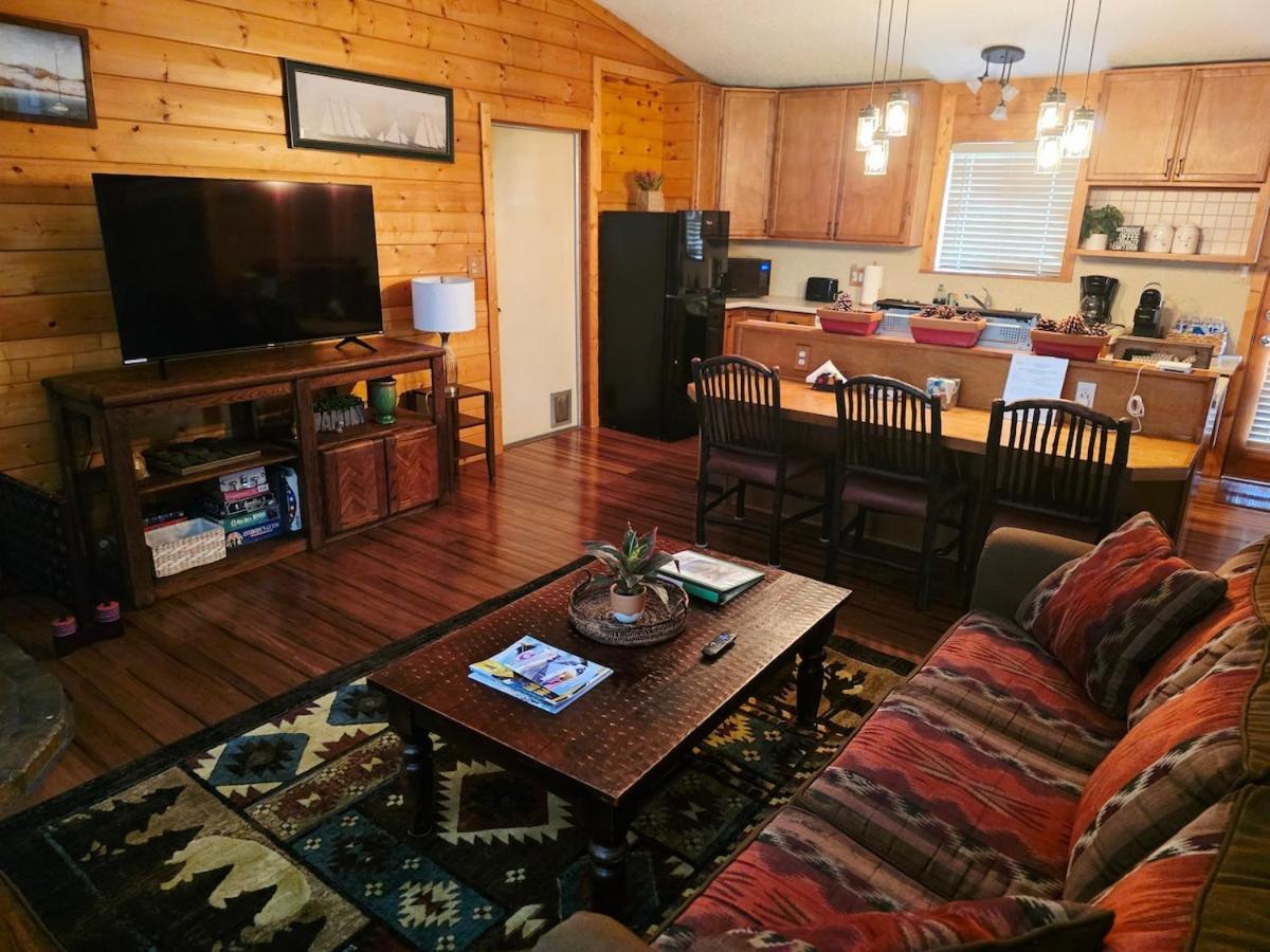Bear Escapes II Affordable Luxury Cabin Sugarloaf Bagian luar foto